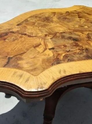 Belle table basse en bois massif pieds tournés, différentes 
