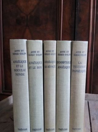 Lot de 5 romans "Angélique" -Anne et Serge Golon (années 60)