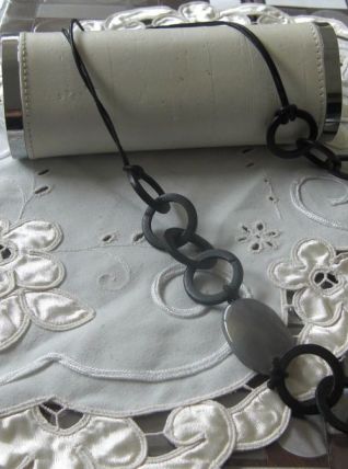 Sautoir lien marron , anneaux bois , cristal anthracite 