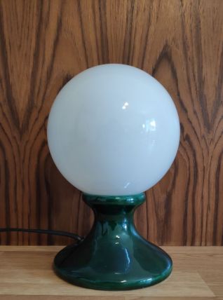 lampe en céramique verte et globe opaline