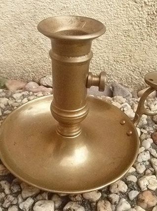 bougeoir a poussoir en  laiton , vintage