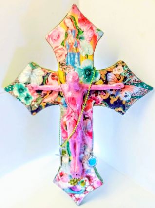 Croix de Jésus crucifix en bois style bohème, kitsch