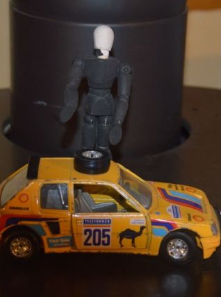 BURAGO PEUGEOT 205 TURBO DAKAR 1/24