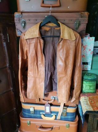 Veste cuir avec ceinture marron claire