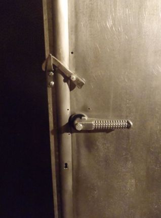 Armoire métal indus à collonne.