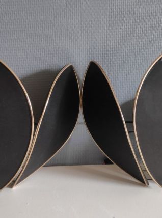 appliques murales noires et dorées