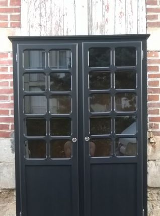 armoire vitrine parisienne