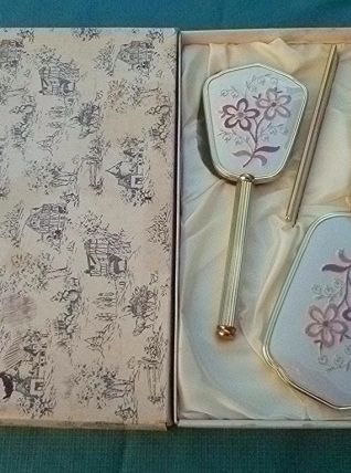 set de  coiffure dans sa boite , vintage
