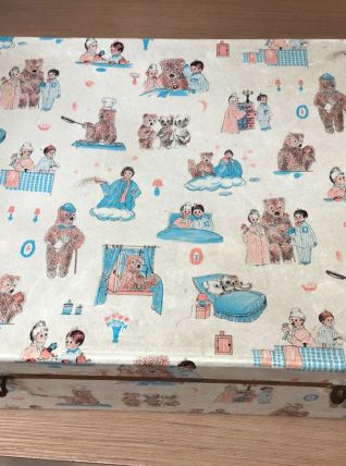 Valise Nicolas et Pimprenelle contenant dinette en porcelain