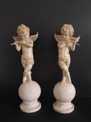 statuettes d'angelot à flûte