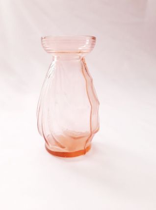 Vase en verre vintage rose