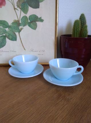 Tasses opaline bleue