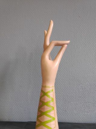 main baguier en plâtre vintage