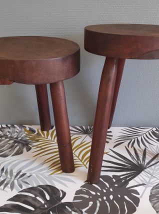 tabourets en bois brutalistes