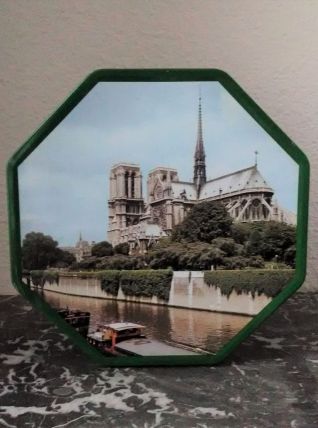 Boite en tôle lihographiée Notre dame de Paris (rare)