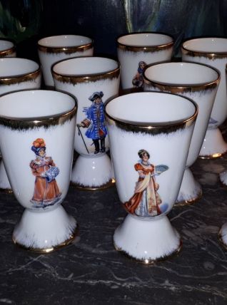 Service 12 Mazagrans porcelaine 12 costumes 