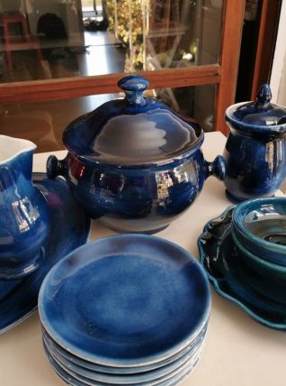 Très bel ensemble de vaisselle céramique bleu 12 pièces sign