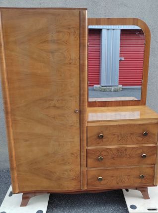 Armoire asymétrique