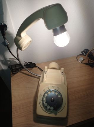 Lampe téléphone vintage années 70 ivoire et chromé