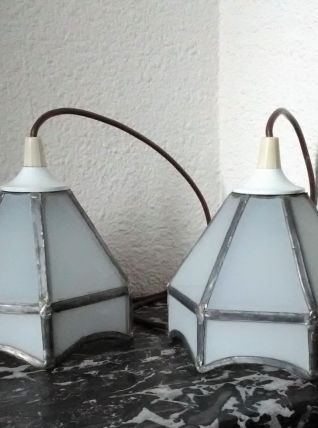 Jolie paire de suspension en verre blanc (Années 30)