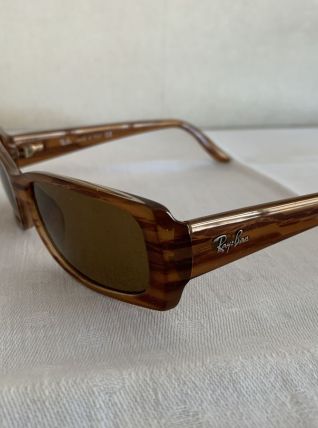 Lunettes de soleil RAY BAN modèle RB 4067