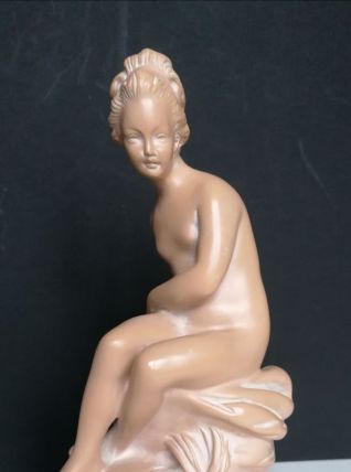 Sculpture femme au bain