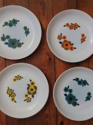 4 assiettes arcopal - motif lotus (années 70)