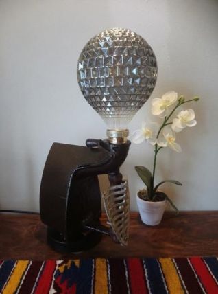 Lampe à poser récup' upcycling "Fer à repasser"