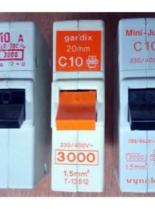 10A disjoncteur fusible automatique à broches 20mm CEBEC