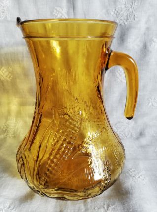 Pichet vintage en verre jaune ambré gravé