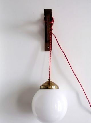 Suspension en opaline années 1950