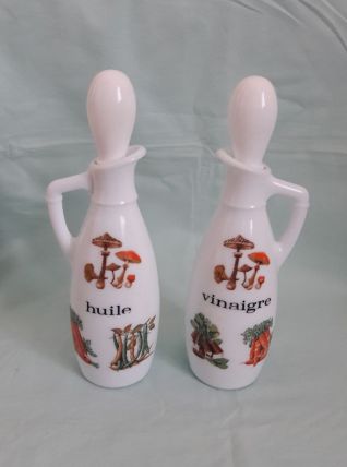 Huilier et vinaigrier en opaline