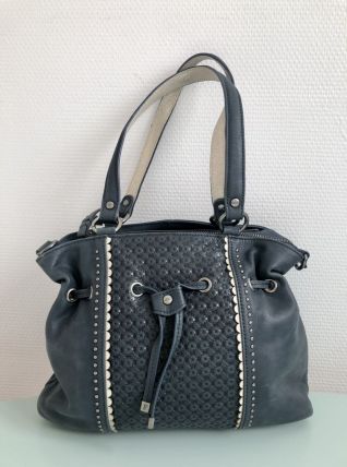 Sac à mains neuf en cuir de vachette, intérieur poches