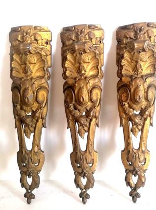 Frontons, garnitures d'ameublement en bronze style Louis XV