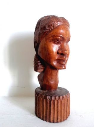 Sculpture africaniste, tête de jeune femme vers 1940 