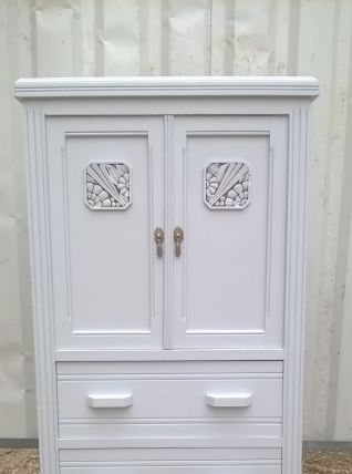 petite armoire comme parisienne 1930