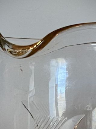 Carafe en verre gravé