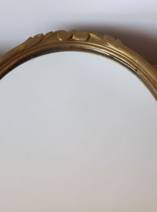 Miroir ovale en bois doré 