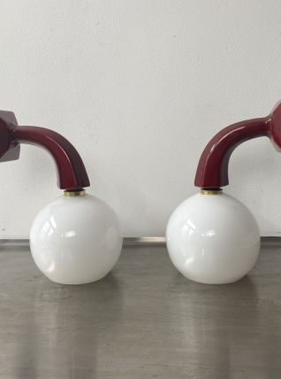 LOT 2 APPLIQUES EN PORCELAINE ET OPALINE