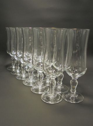 Série de 12 flûtes à champagne en verre