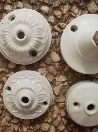 lot  de  4 rosaces en porcelaine , vintage