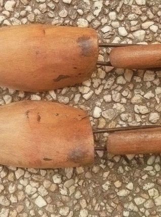 Embauchoirs en bois naturel