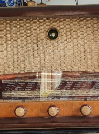 Poste de radio CLARVILLE