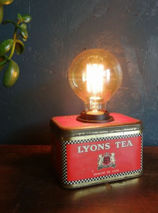 Lampe vintage chevet bureau métal rouge "Lyons Tea"