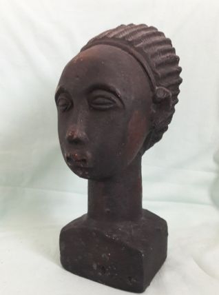 Tête en terre cuite