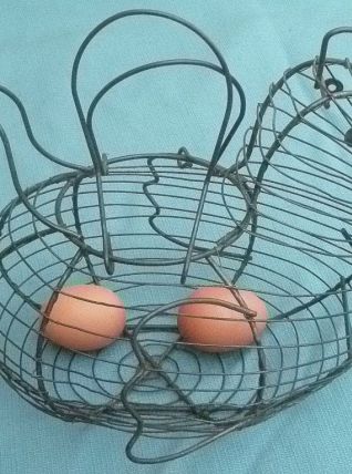 panier a oeufs en fil métal , vintage