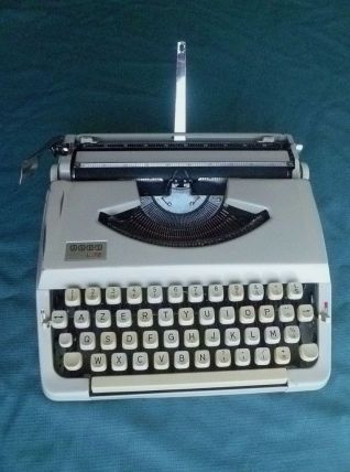Machine a écrire Japy L72 , vintage