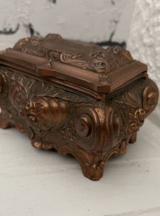 Boite à bijoux en régule antique