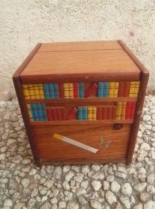 boite a musique , distributeur cigarettes, vintage