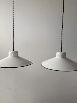 LOT 2 SUSPENSIONS VINTAGE EMAILLEES BLANCHES